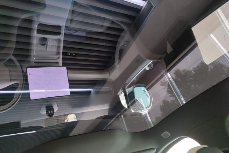 Used Nio EC6 2025 75 kWh Headliner