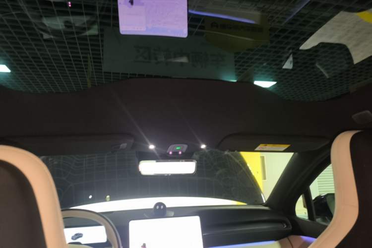 Used Nio EC6 2025 75 kWh Headliner