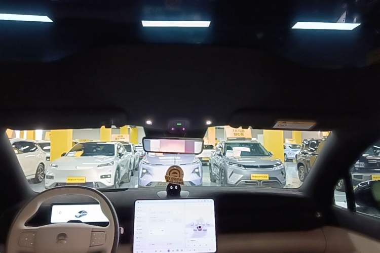 Used Nio EC6 2025 75 kWh Headliner