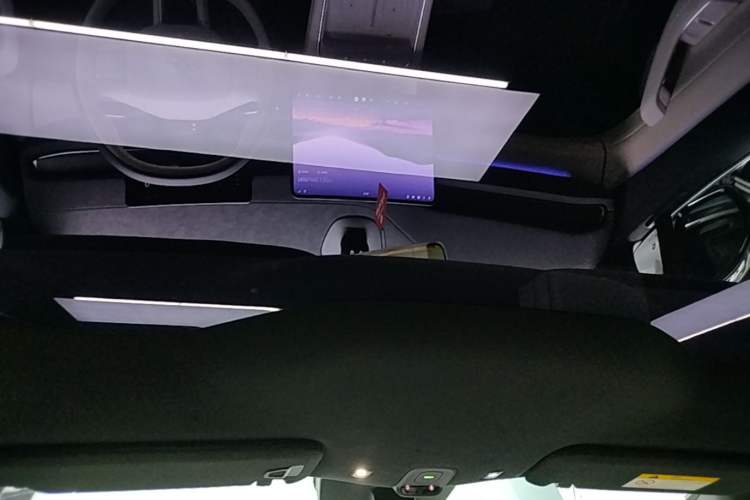 Used Nio EC6 2025 75 kWh Headliner