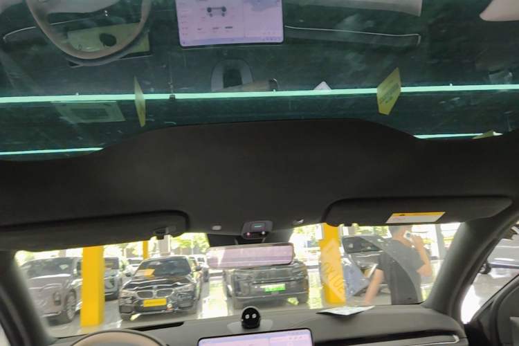 Used Nio EC6 2025 75 kWh Headliner