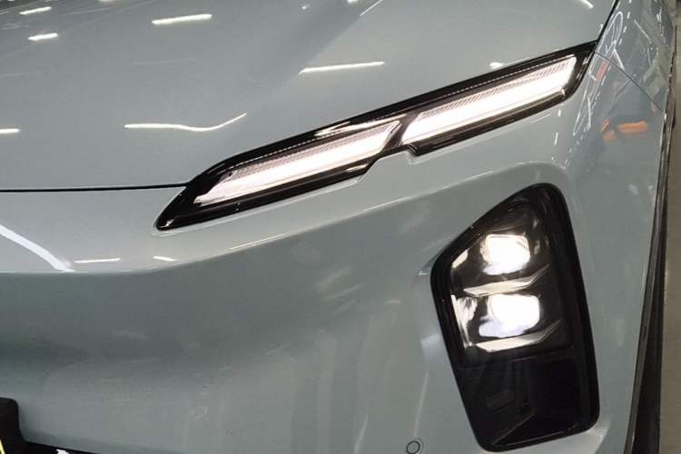 Used Nio EC6 2025 75 kWh Left Front Headlight