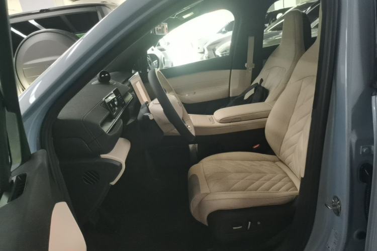 Used Nio EC6 2025 75 kWh Left Front Seat