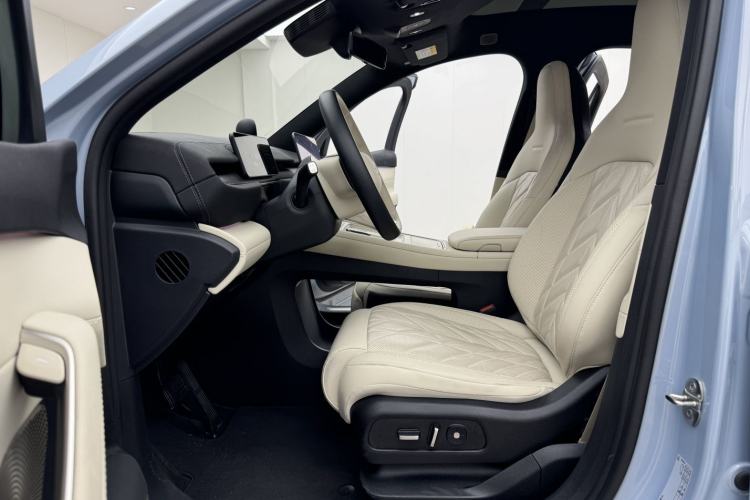 Used Nio EC6 2025 75 kWh Left Front Seat