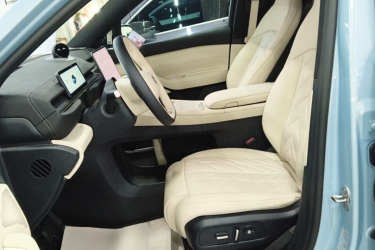 Used Nio EC6 2025 75 kWh Left Front Seat