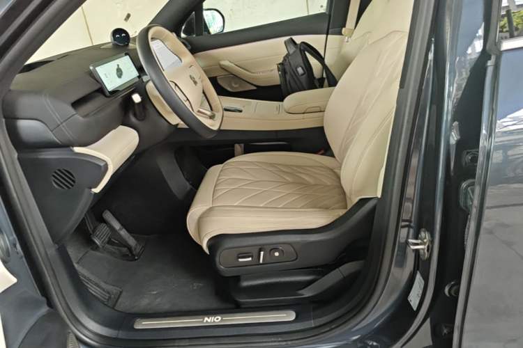 Used Nio EC6 2025 75 kWh Left Front Seat