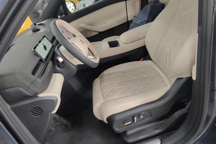 Used Nio EC6 2025 75 kWh Left Front Seat