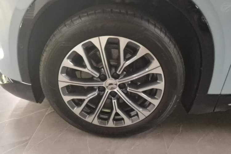 Used Nio EC6 2025 75 kWh Left Front Wheel Hub