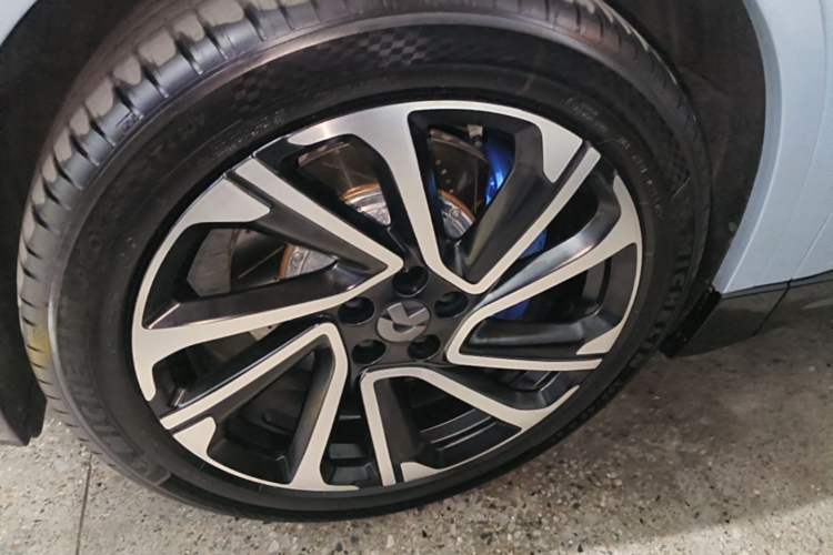 Used Nio EC6 2025 75 kWh Left Front Wheel Hub