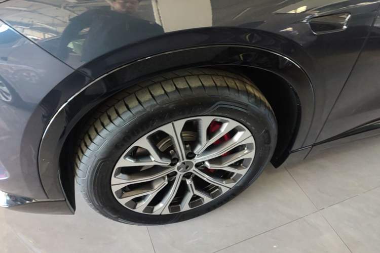 Used Nio EC6 2025 75 kWh Left Front Wheel Hub