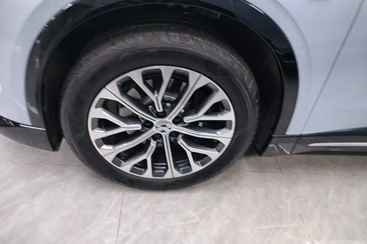 Used Nio EC6 2025 75 kWh Left Front Wheel Hub