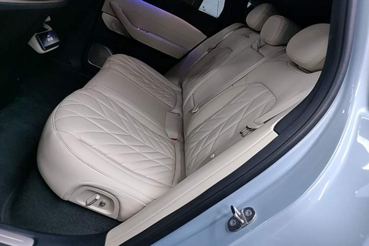 Used Nio EC6 2025 75 kWh Left Rear Seat