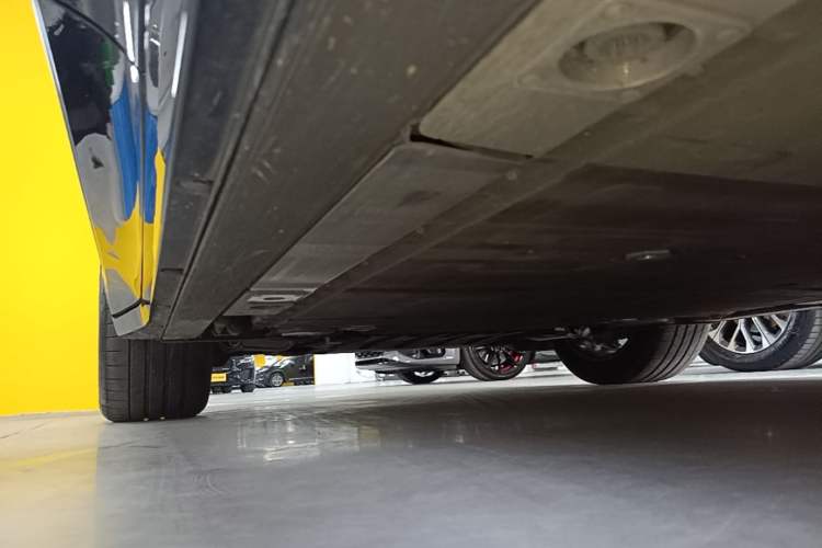 Used Nio EC6 2025 75 kWh Left Side Sill