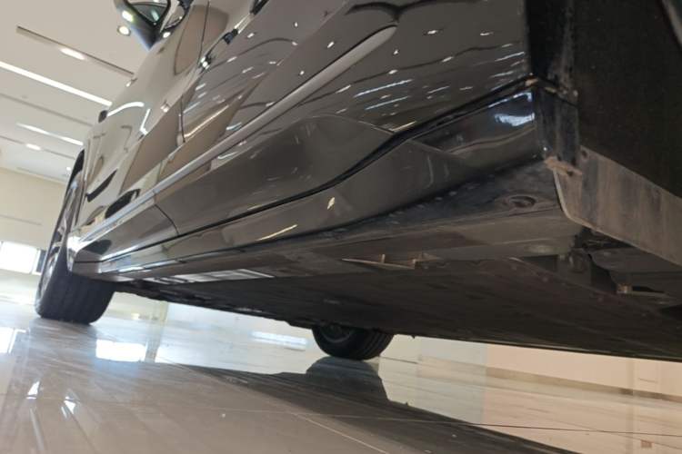 Used Nio EC6 2025 75 kWh Left Side Sill