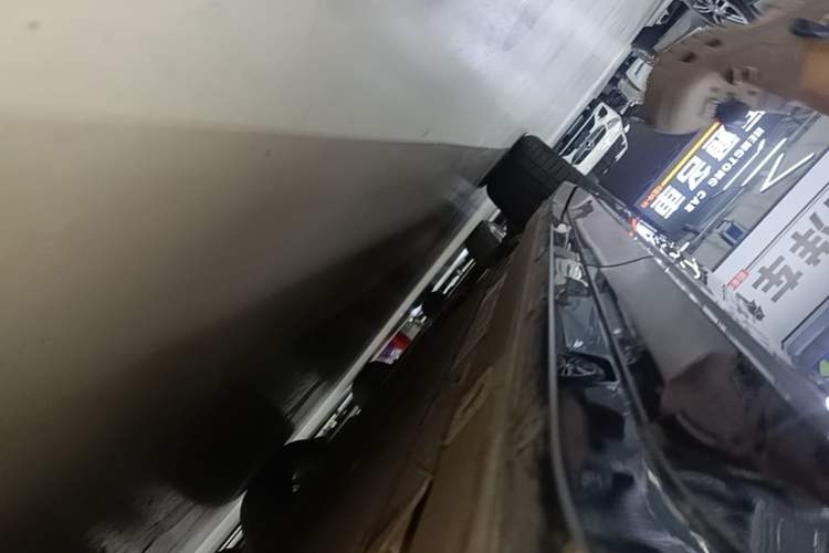 Used Nio EC6 2025 75 kWh Left Side Sill