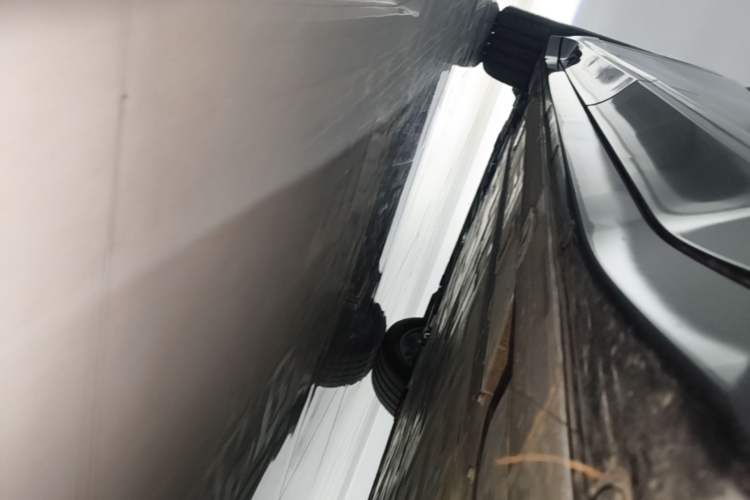 Used Nio EC6 2025 75 kWh Left Side Sill
