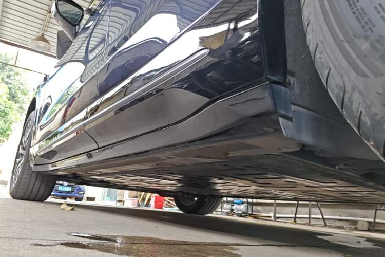 Used Nio EC6 2025 75 kWh Left Side Sill