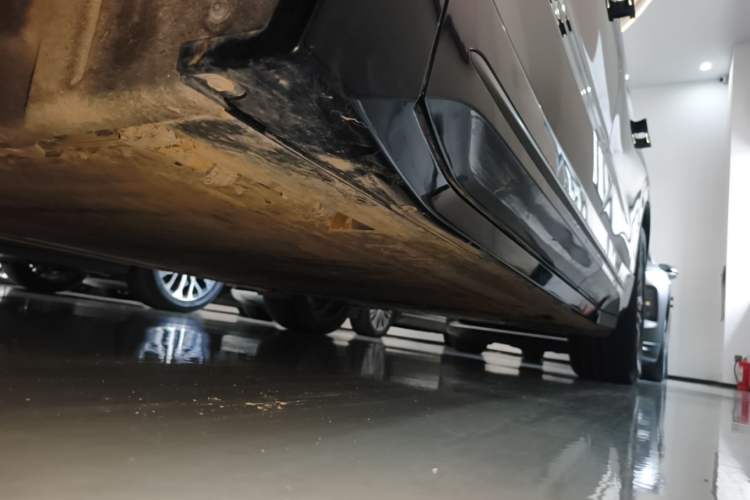 Used Nio EC6 2025 75 kWh Left Side Sill