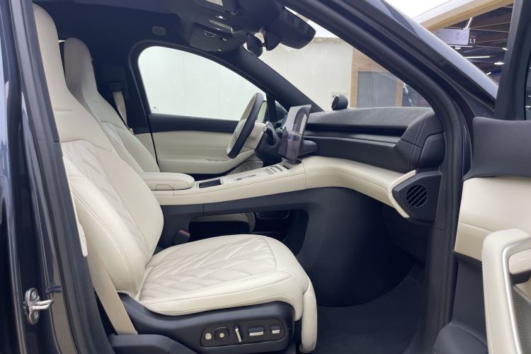 Used Nio EC6 2025 75 kWh Right Front Seat