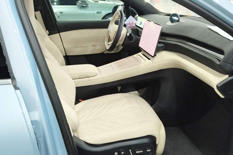 Used Nio EC6 2025 75 kWh Right Front Seat
