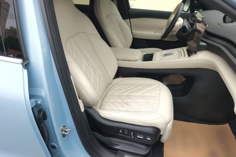 Used Nio EC6 2025 75 kWh Right Front Seat