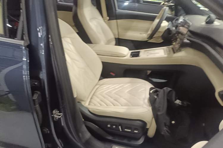 Used Nio EC6 2025 75 kWh Right Front Seat