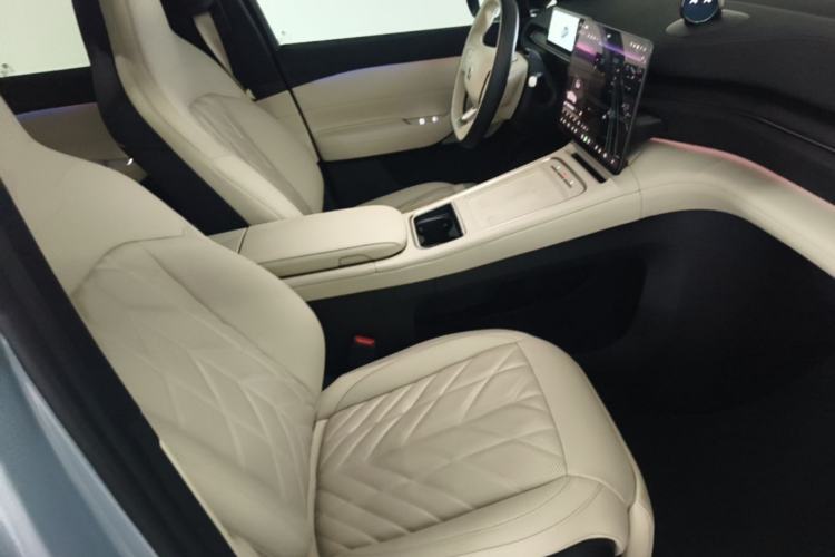 Used Nio EC6 2025 75 kWh Right Front Seat