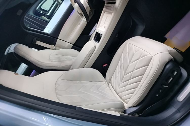 Used Nio EC6 2025 75 kWh Right Front Seat