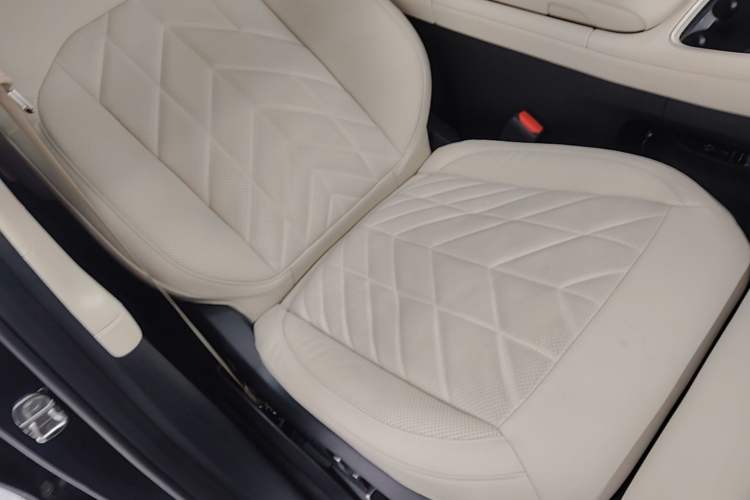 Used Nio EC6 2025 75 kWh Right Front Seat