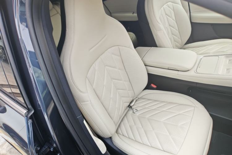Used Nio EC6 2025 75 kWh Right Front Seat