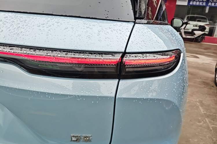 Used Nio EC6 2025 75 kWh Right Rear Taillight