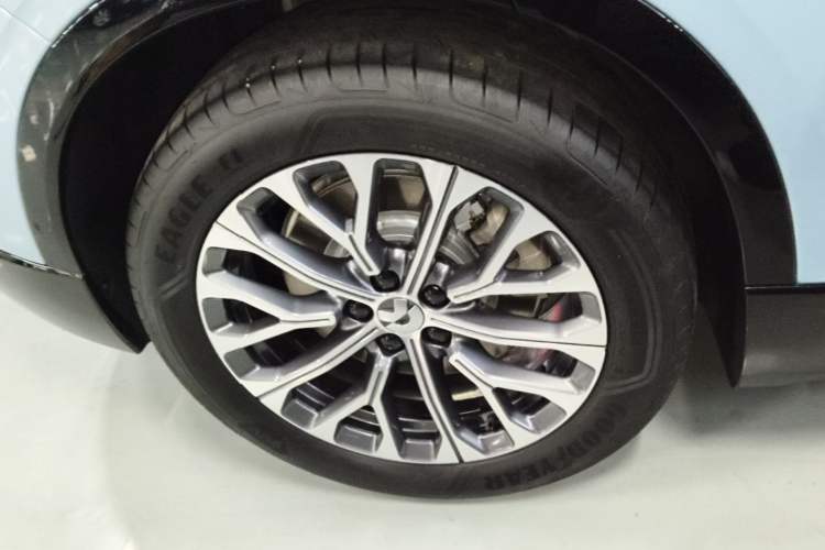 Used Nio EC6 2025 75 kWh Right Rear Wheel Hub