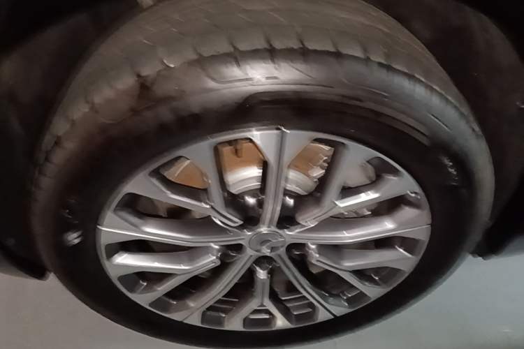 Used Nio EC6 2025 75 kWh Right Rear Wheel Hub