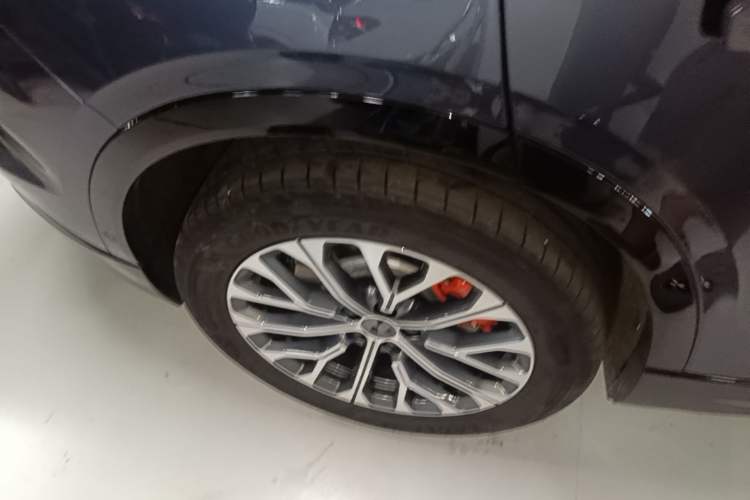 Used Nio EC6 2025 75 kWh Right Rear Wheel Hub