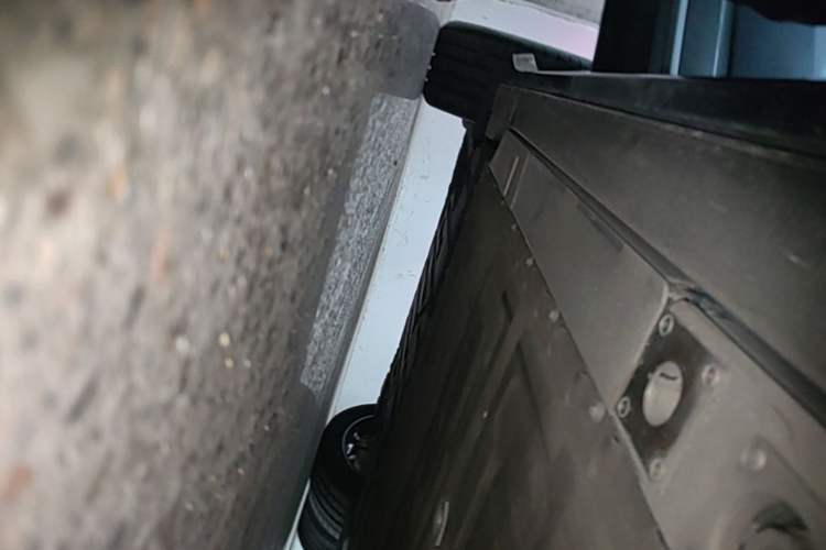 Used Nio EC6 2025 75 kWh Right Side Sill