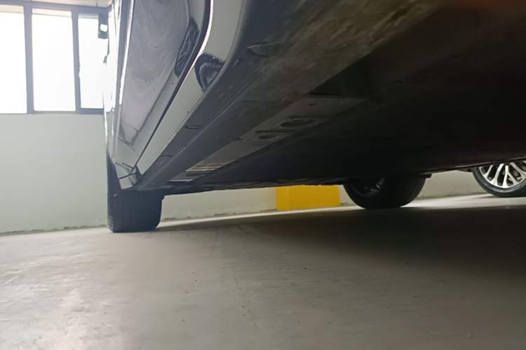 Used Nio EC6 2025 75 kWh Right Side Sill