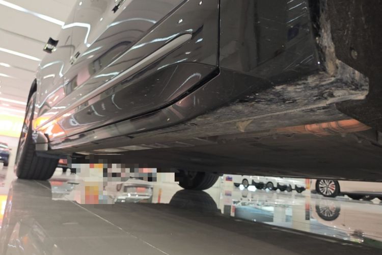 Used Nio EC6 2025 75 kWh Right Side Sill