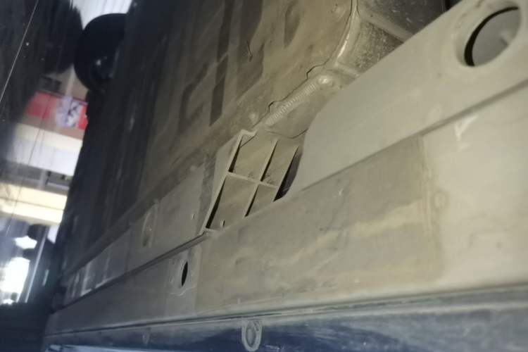 Used Nio EC6 2025 75 kWh Right Side Sill