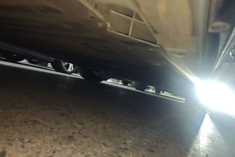 Used Nio EC6 2025 75 kWh Right Side Sill