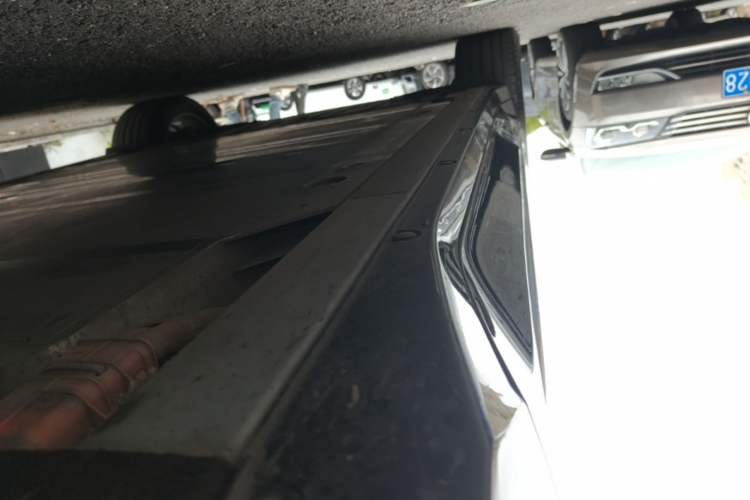 Used Nio EC6 2025 75 kWh Right Side Sill