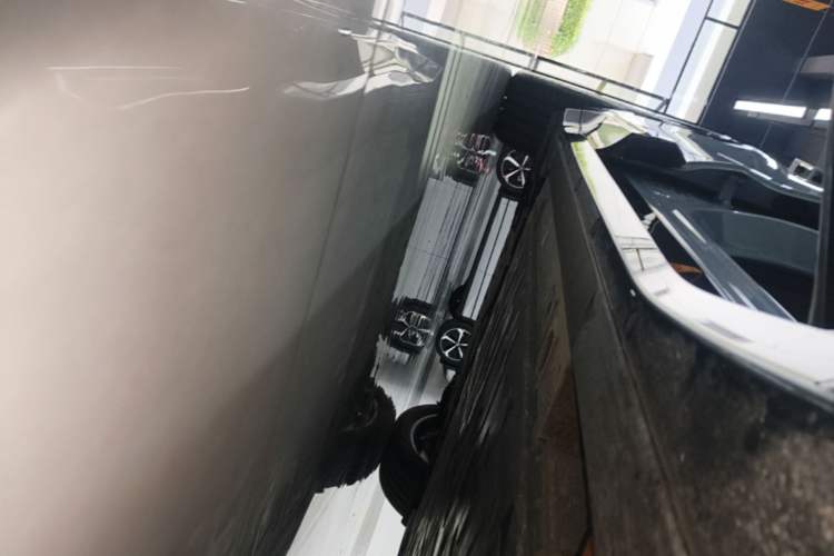 Used Nio EC6 2025 75 kWh Right Side Sill