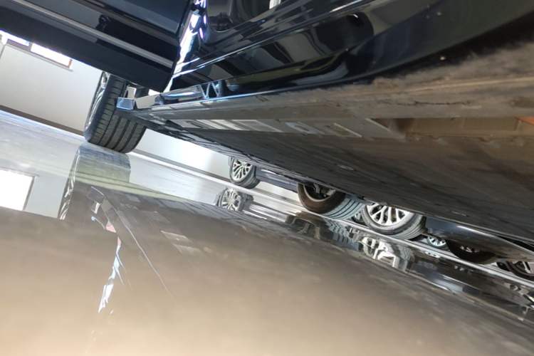 Used Nio EC6 2025 75 kWh Right Side Sill