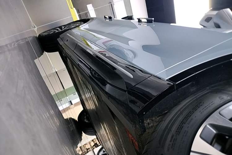 Used Nio EC6 2025 75 kWh Right Side Sill