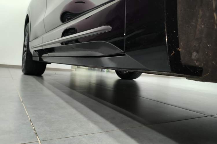 Used Nio EC6 2025 75 kWh Right Side Sill