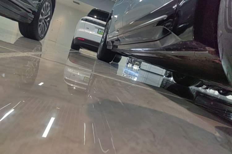 Used Nio EC6 2025 75 kWh Right Side Sill