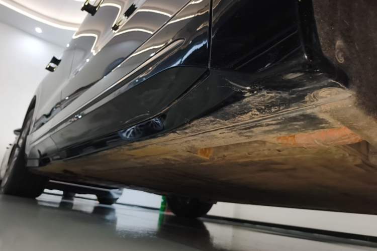Used Nio EC6 2025 75 kWh Right Side Sill