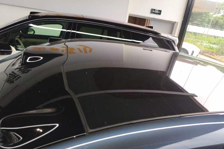 Used Nio EC6 2025 75 kWh Roof