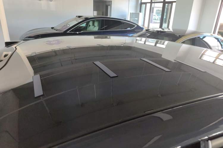 Used Nio EC6 2025 75 kWh Roof