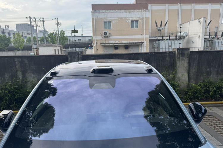 Used Nio EC6 2025 75 kWh Roof