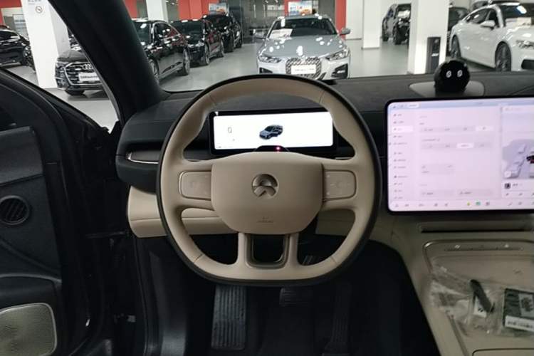 Used Nio EC6 2025 75 kWh Steering Wheel